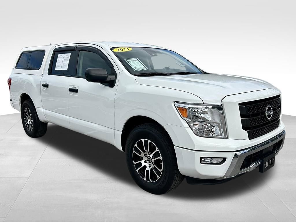 Certified 2023 Nissan Titan SV image 3