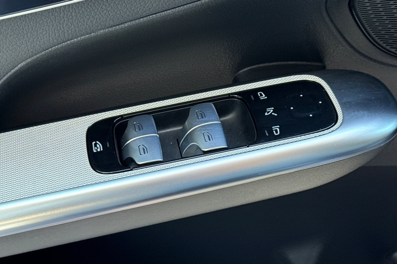 Certified 2025 Mercedes-Benz GLC 350e 4MATIC image 14