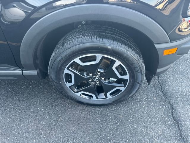 Used 2023 Ford Bronco Sport Outer Banks image 9