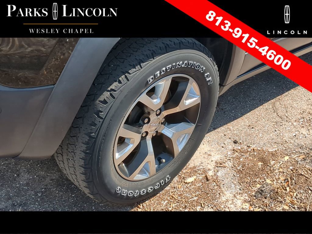 Used 2014 Jeep Cherokee Trailhawk w/ Technology Group AWD/4WD image 12