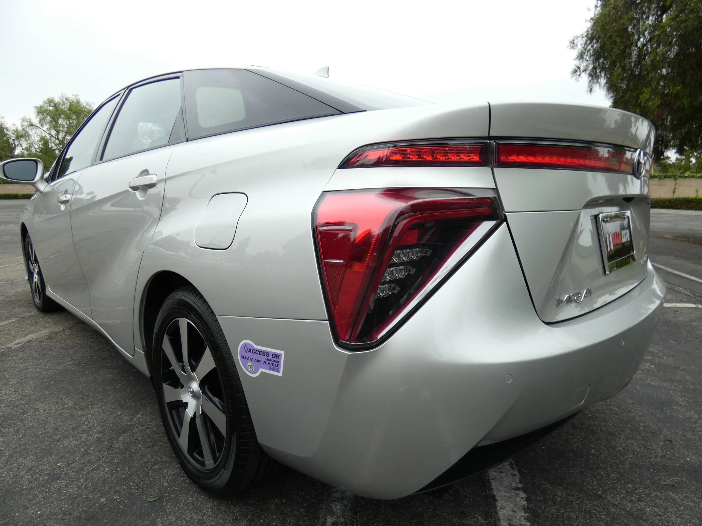 Used 2019 Toyota Mirai image 11
