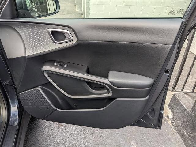 Used 2024 Kia Soul LX image 20