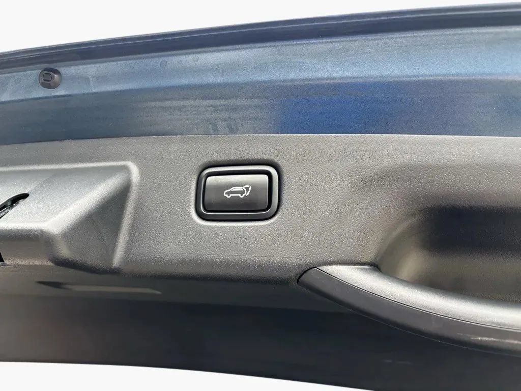 Used 2023 Kia Niro SX Touring FWD image 27