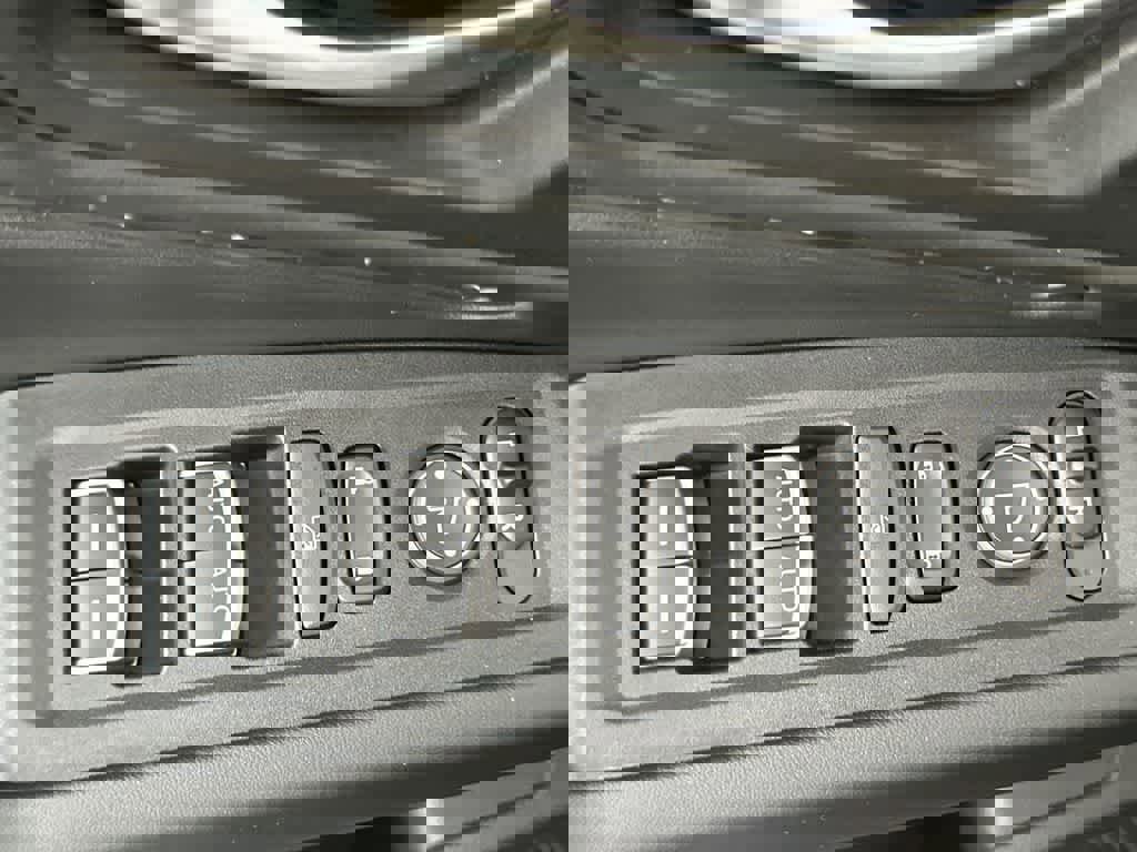 Used 2025 Honda Accord SE image 25