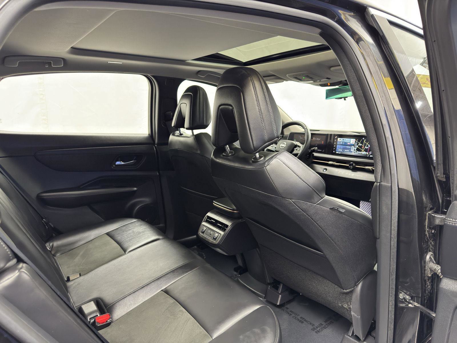 Used 2023 Nissan Ariya FWD image 33