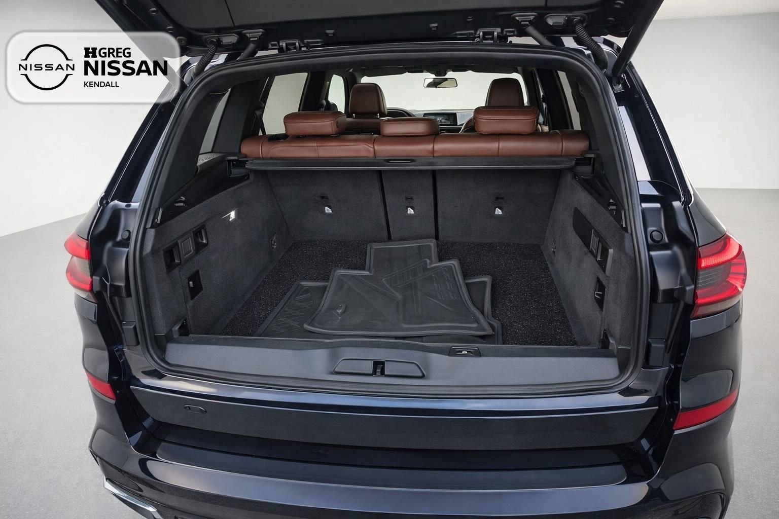 Used 2020 BMW X5 M50i w/ Executive Package image 14