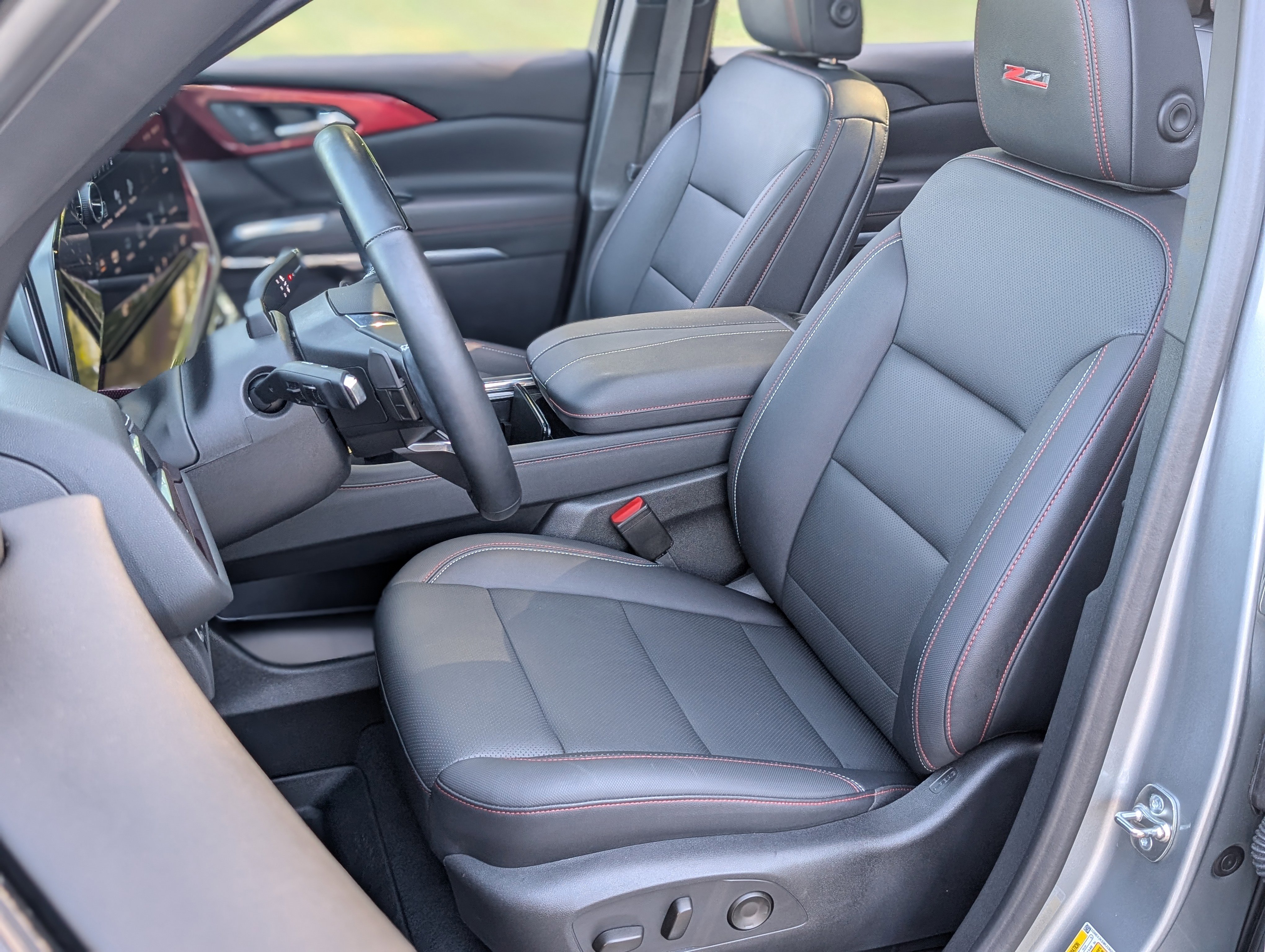 Used 2024 Chevrolet Traverse Z71 w/ Enhanced Driving Package AWD/4WD image 17