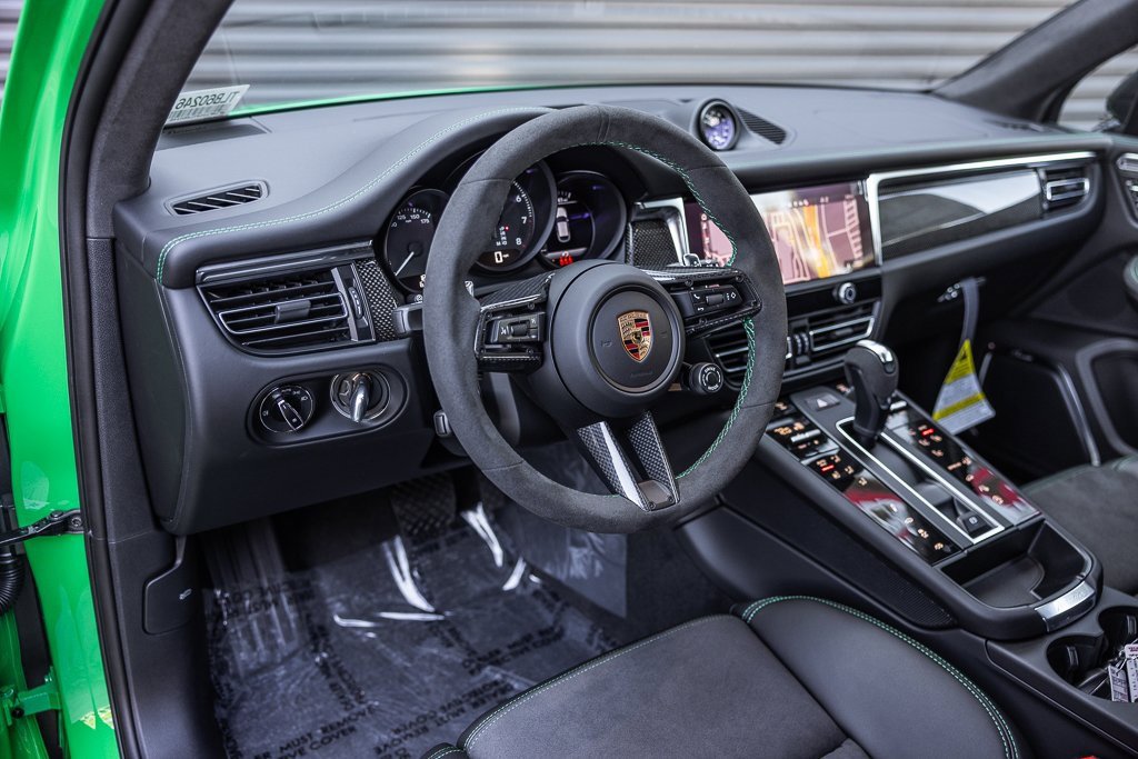 Used 2026 Porsche Macan GTS image 4