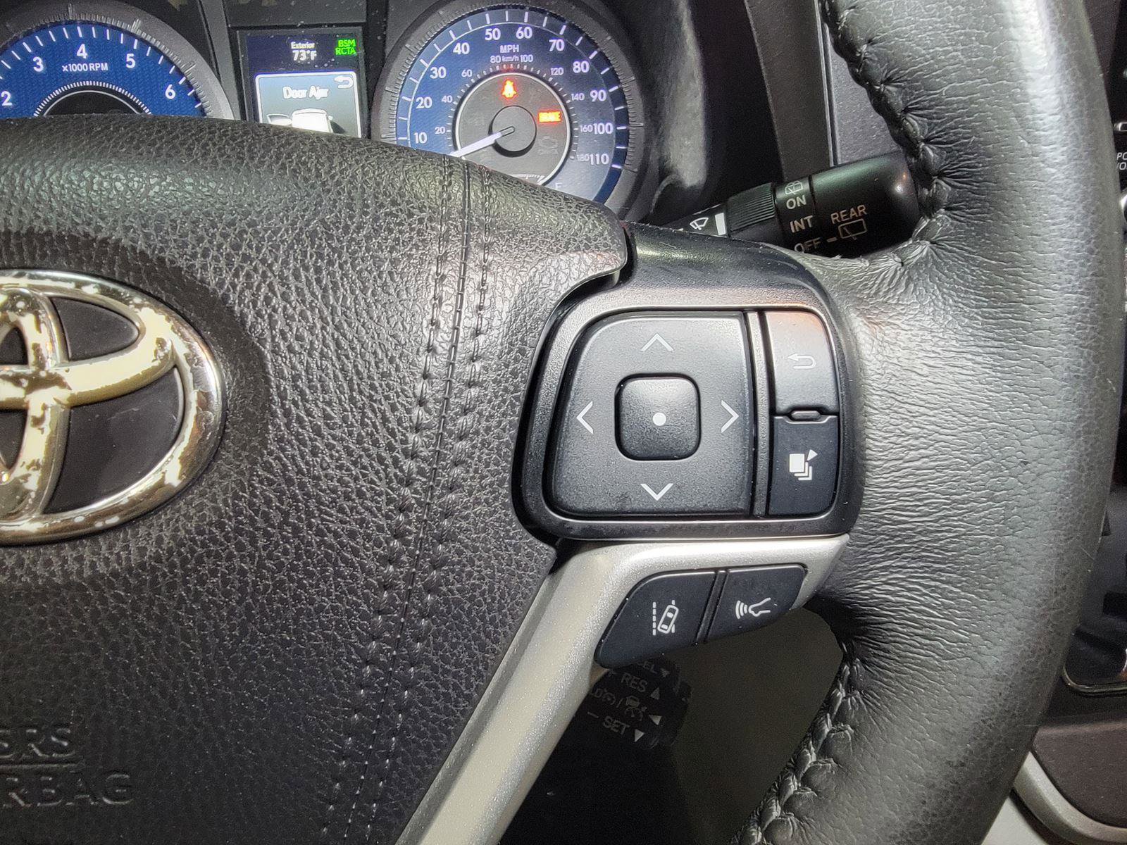 Used 2020 Toyota Sienna XLE FWD image 26