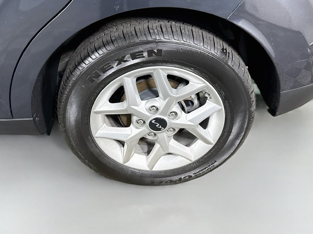 Used 2023 Kia Soul S FWD image 32