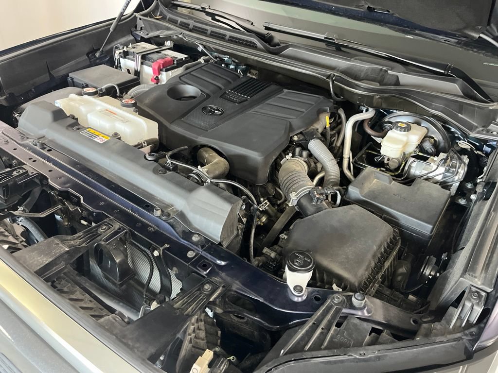 Certified 2025 Toyota Tundra Limited AWD/4WD image 11