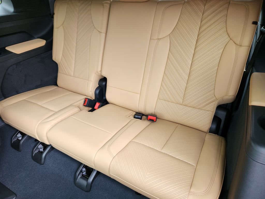New 2025 Cadillac Escalade IQ Luxury 2 w/ LPO, Radiant Package AWD/4WD image 21