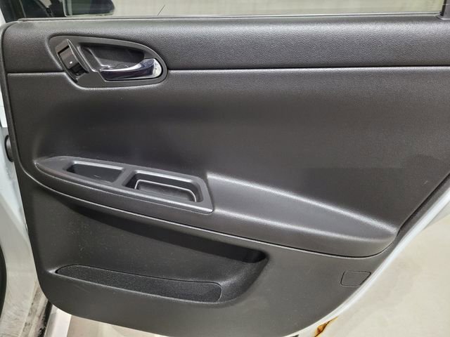 Used 2012 Chevrolet Impala LT w/ LT Sunroof Package image 40