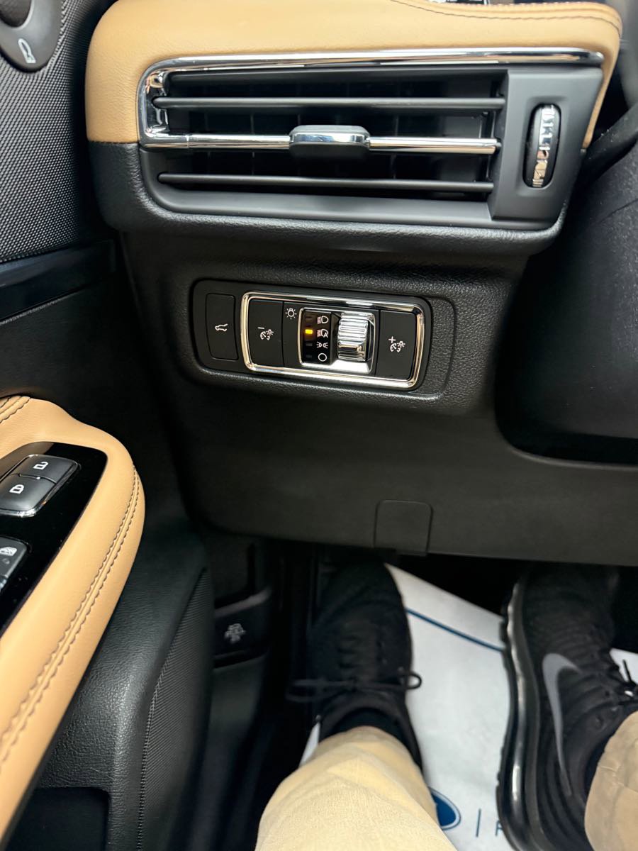 Used 2022 Lincoln Corsair Reserve w/ Equipment Group 201A image 26