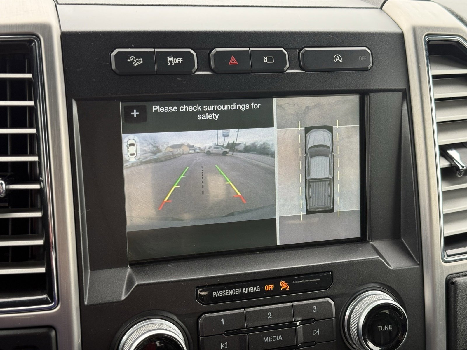 Used 2018 Ford F150 Platinum w/ Equipment Group 701A Luxury image 35