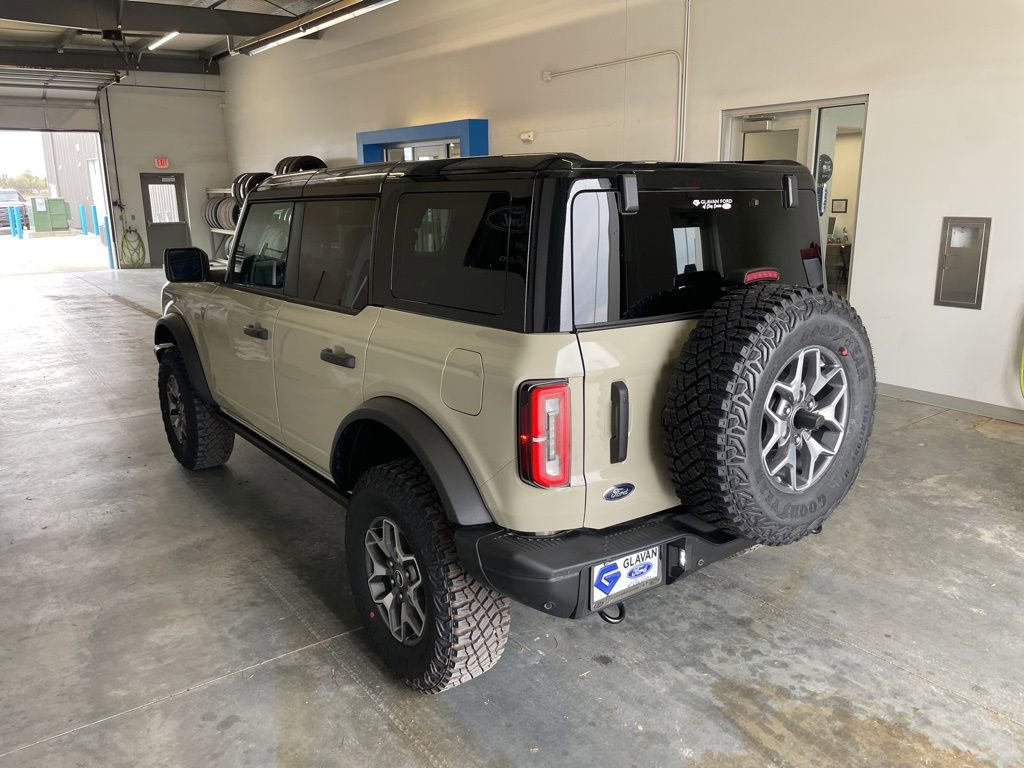New 2025 Ford Bronco Badlands image 3
