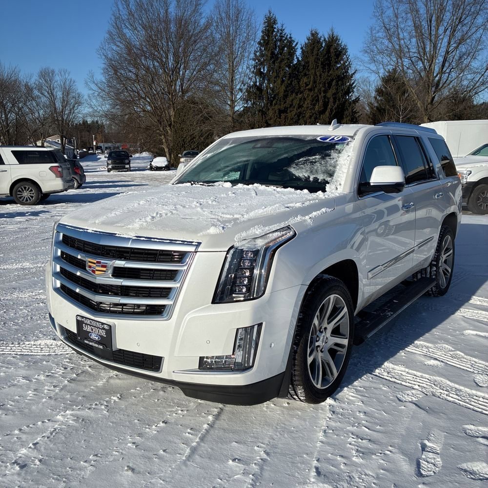 Used 2019 Cadillac Escalade Premium Luxury image 2