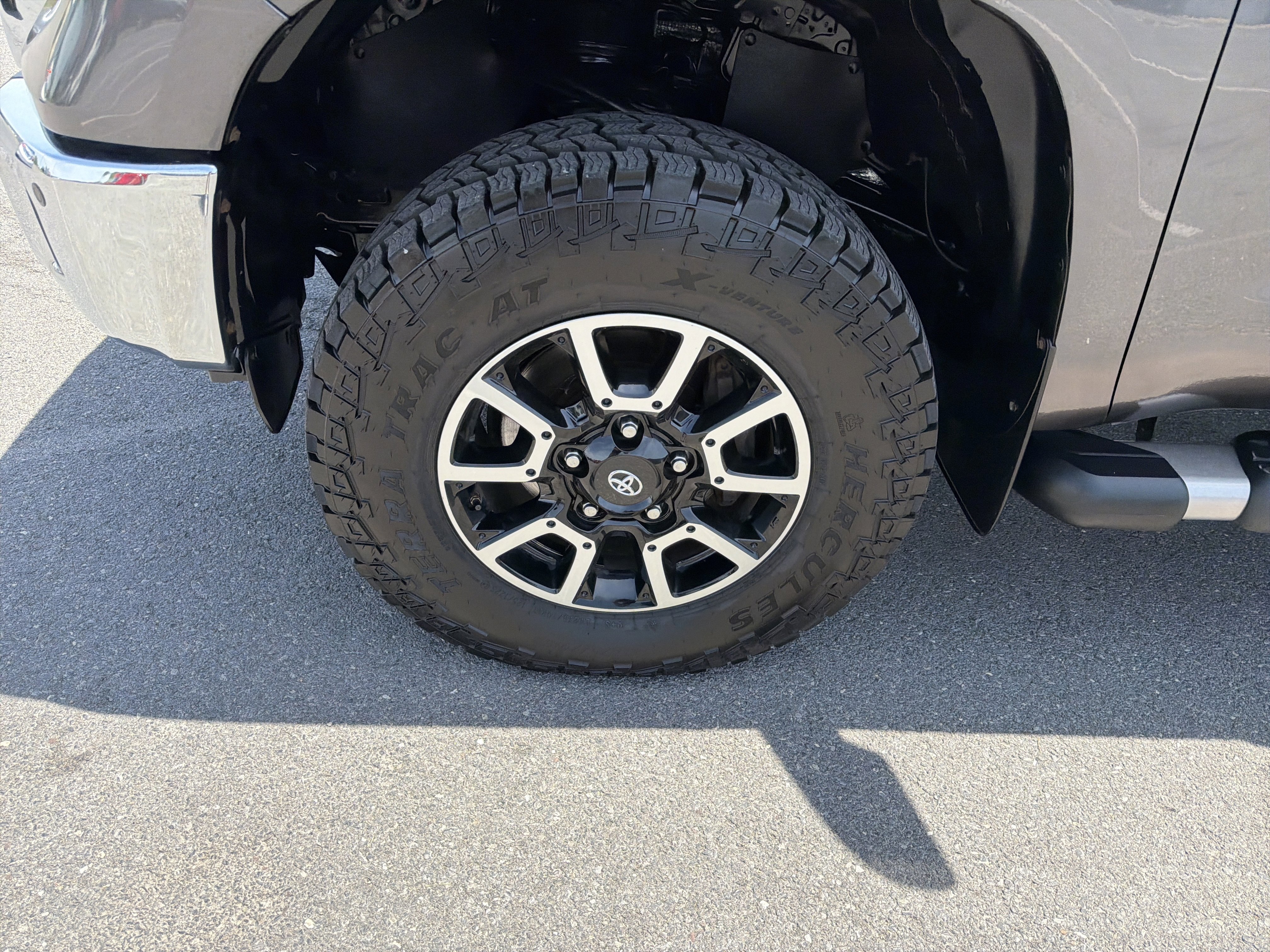 Used 2016 Toyota Tundra SR5 w/ TRD Off Road Package AWD/4WD image 11
