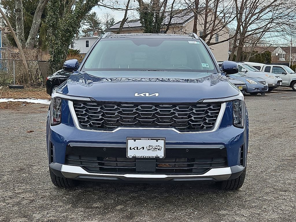 Certified 2025 Kia Sorento S w/ Panoramic Sunroof Package image 2