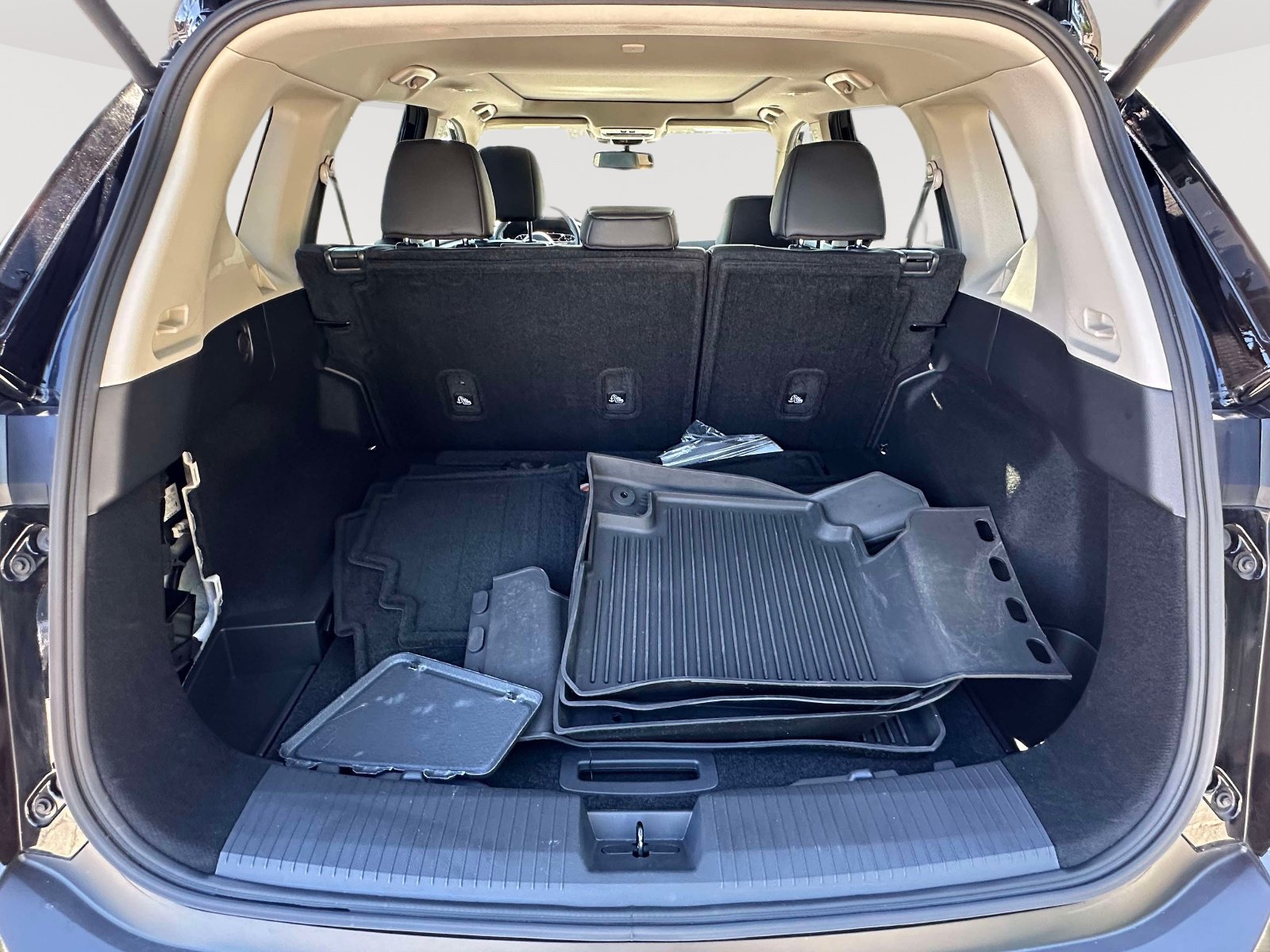 Used 2023 Nissan Rogue SL FWD image 34