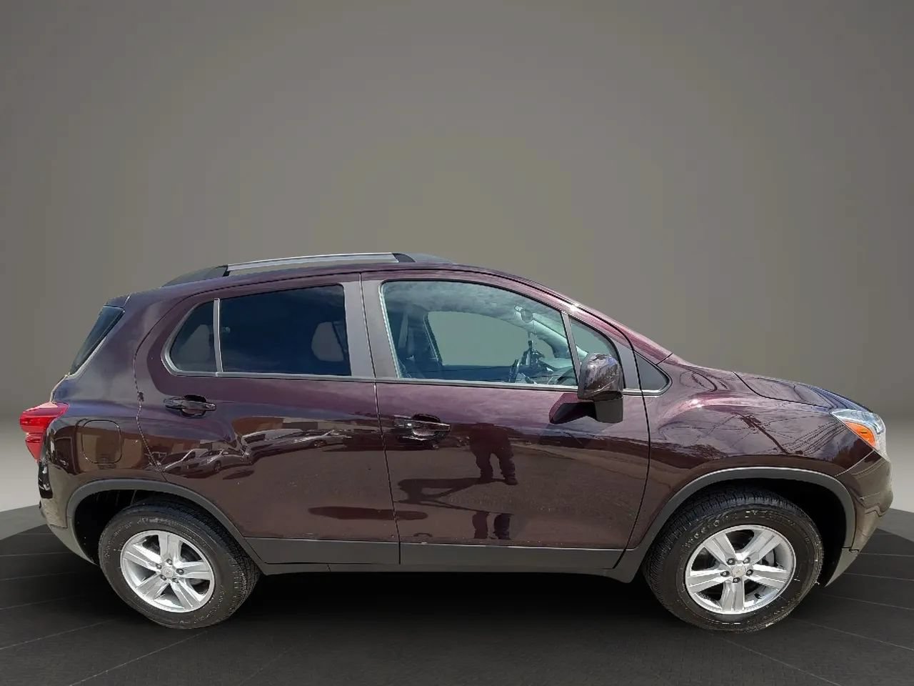 Used 2022 Chevrolet Trax LT w/ Driver Confidence Package AWD/4WD image 4