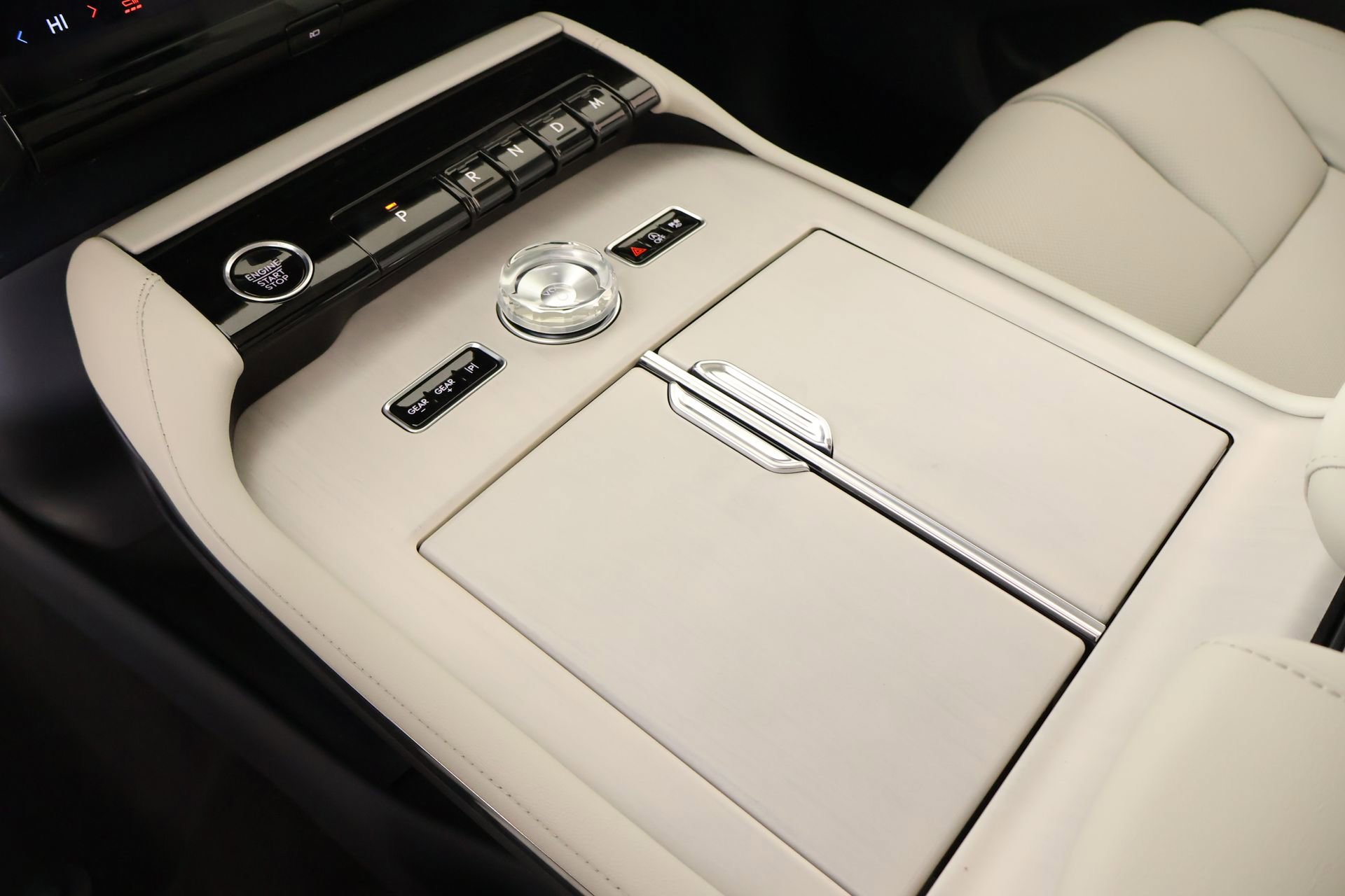 New 2026 Lincoln Navigator Reserve w/ Jet Appearance Package image 9