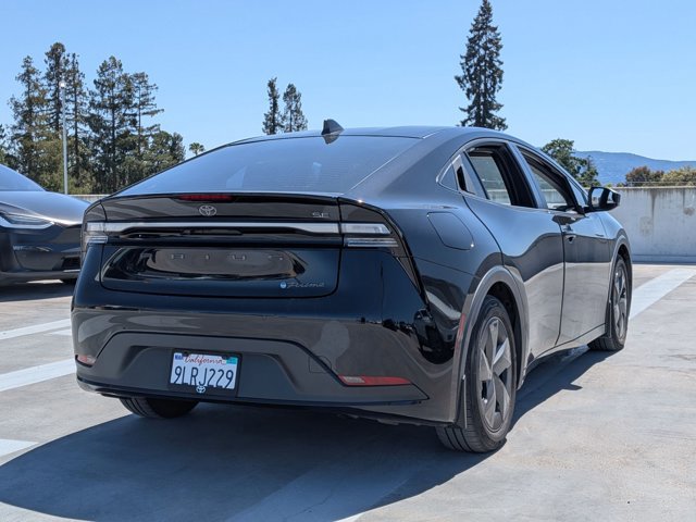 Used 2024 Toyota Prius Prime SE image 5