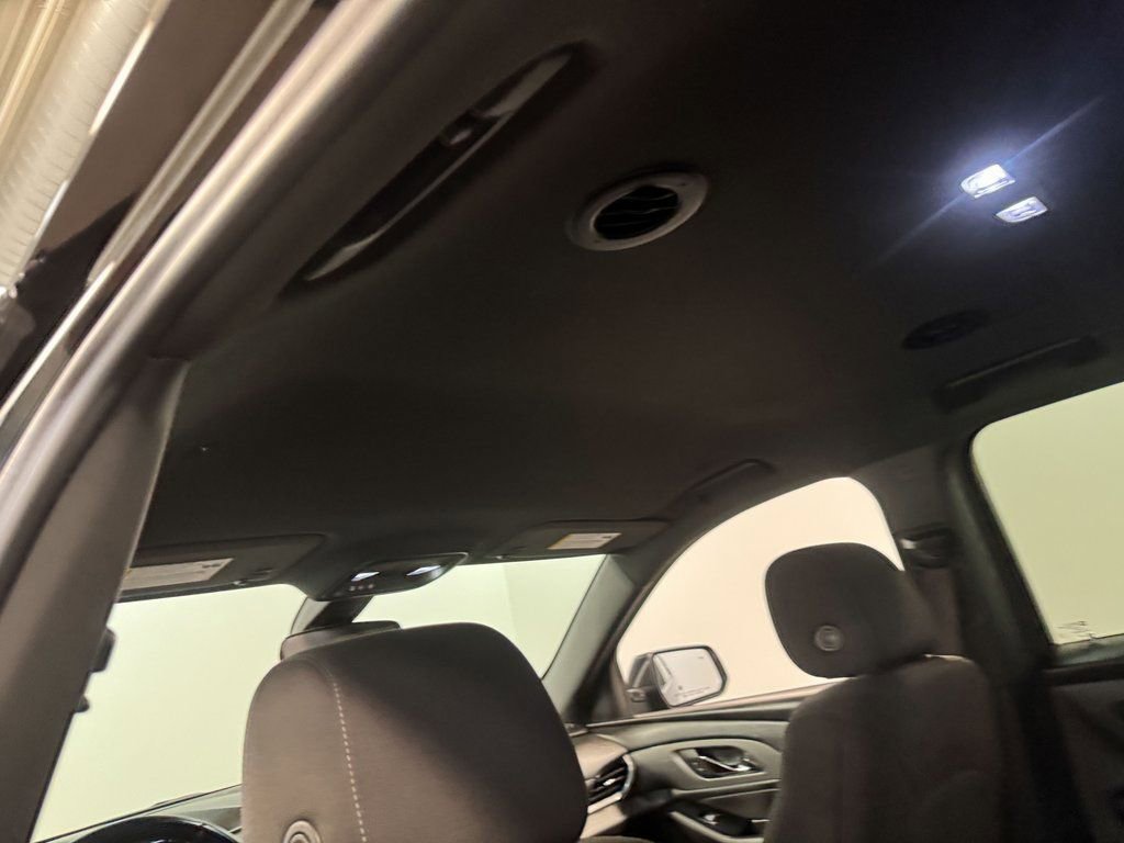 Used 2023 Chevrolet Traverse LT image 56