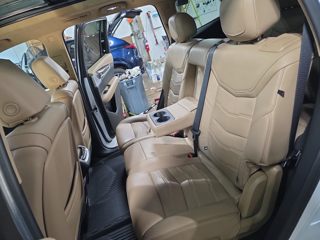 Used 2024 Cadillac XT6 Sport w/ Platinum Package AWD/4WD image 16