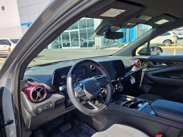 Used 2026 Chevrolet Blazer EV RS w/ LPO, Blackout Package FWD image 10