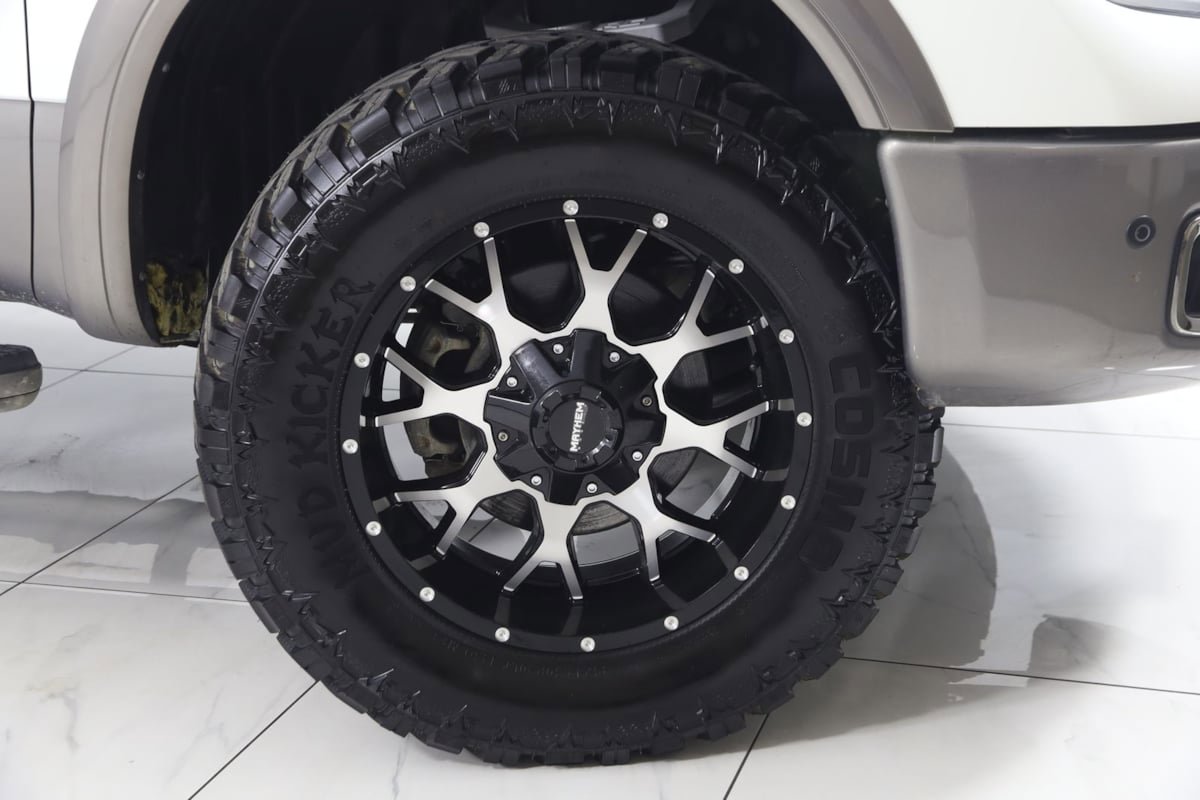 Used 2018 Nissan Titan Platinum Reserve w/ Platinum Utility Package AWD/4WD image 16