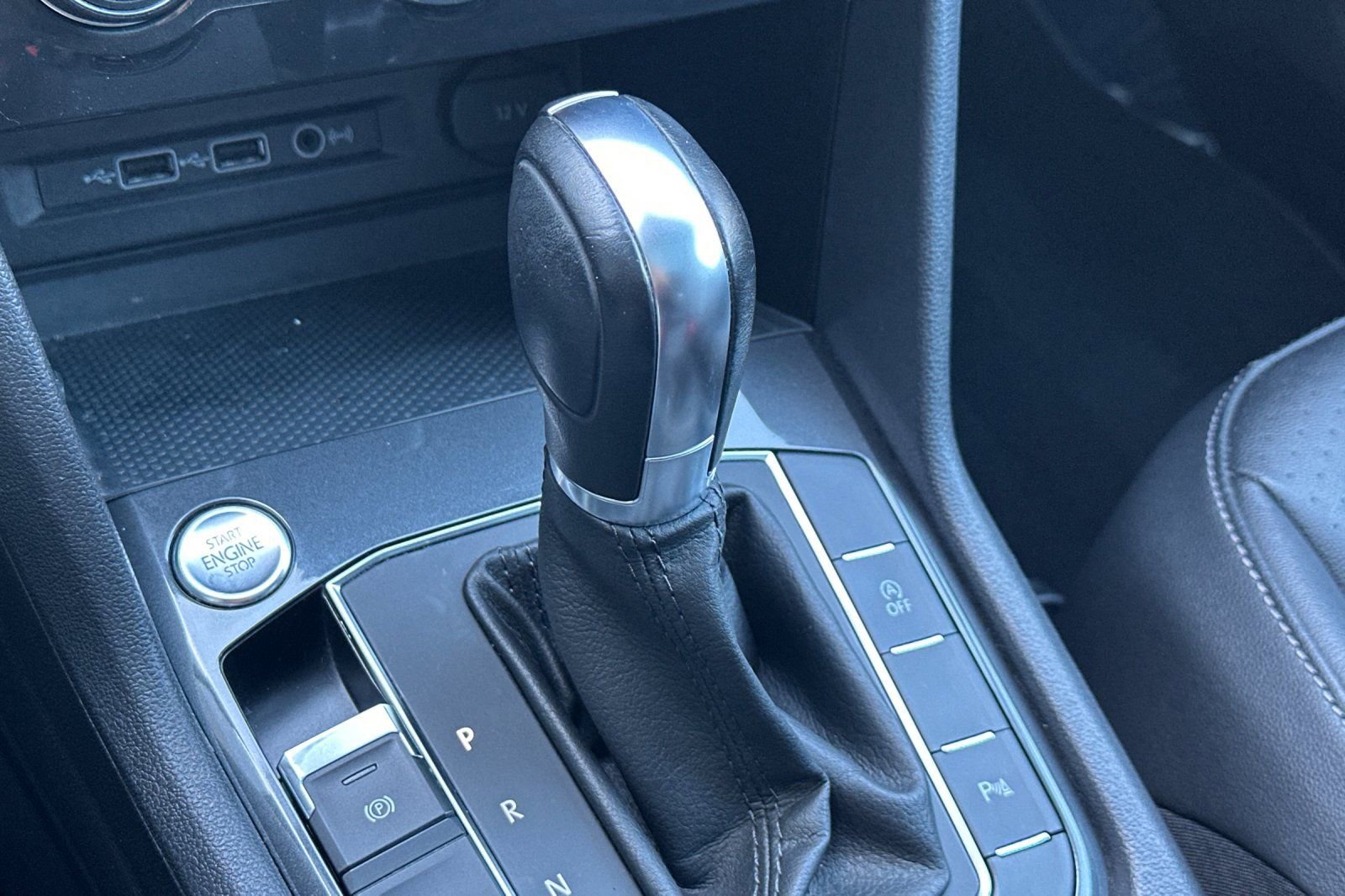 Used 2019 Volkswagen Tiguan SEL R-Line image 34