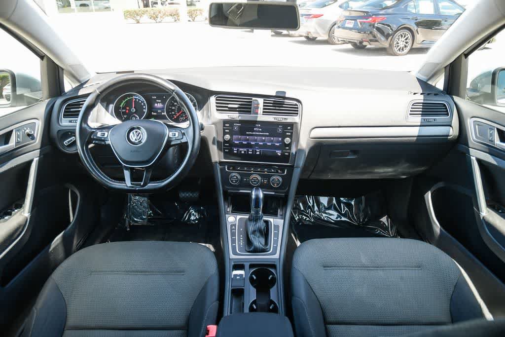 Used 2019 Volkswagen e-Golf SE FWD image 14