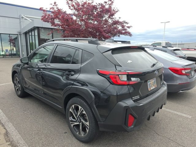Used 2024 Subaru Crosstrek 2.0i Premium AWD/4WD image 2