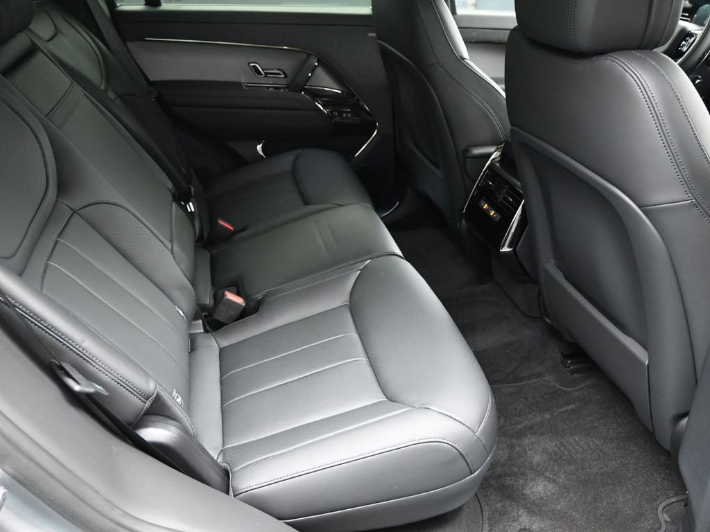 New 2025 Land Rover Range Rover Sport Dynamic SE AWD/4WD image 9