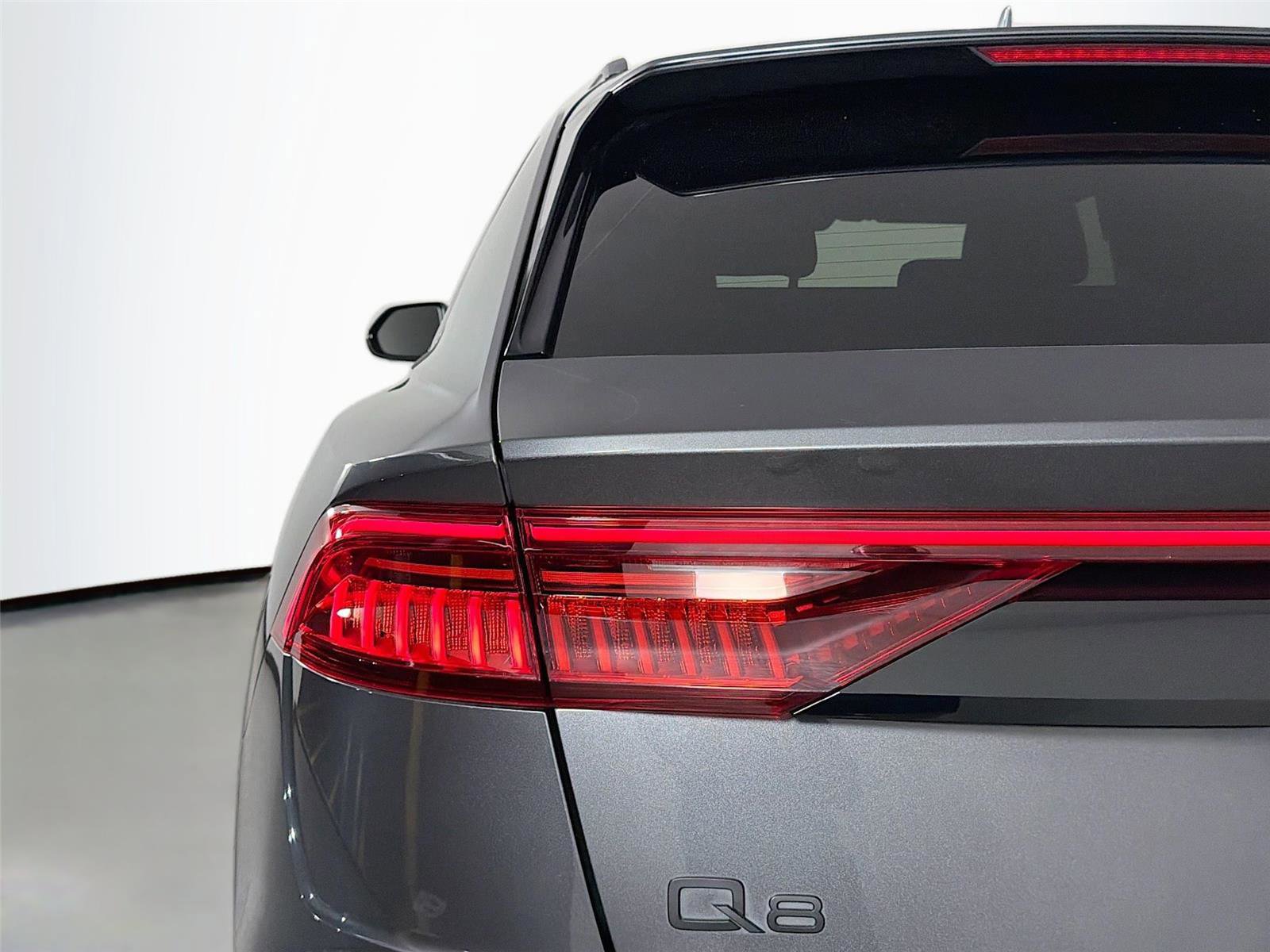 Used 2020 Audi Q8 Prestige w/ Prestige Package AWD/4WD image 16