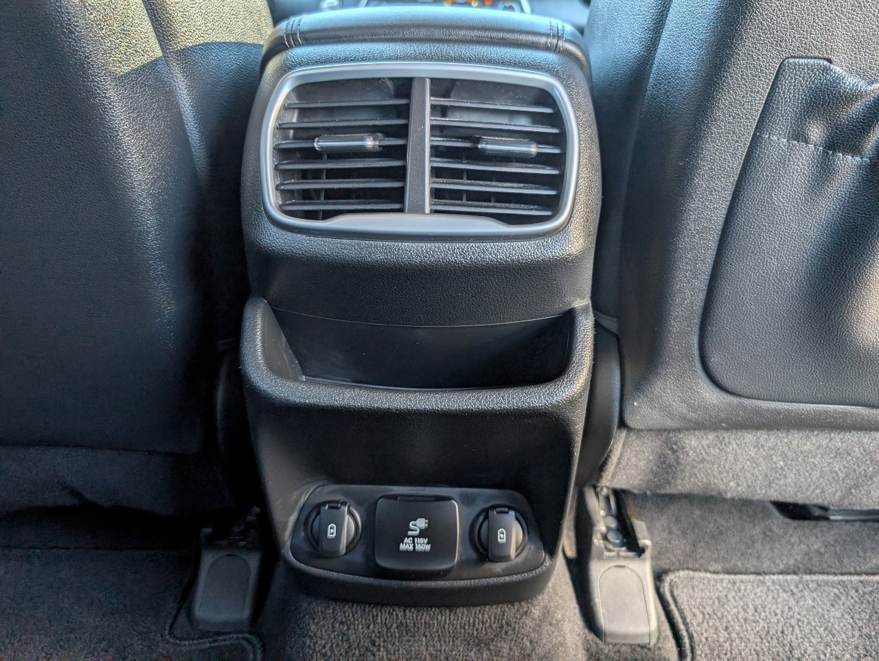 Used 2019 Hyundai Santa Fe Limited w/ Cargo Package image 7