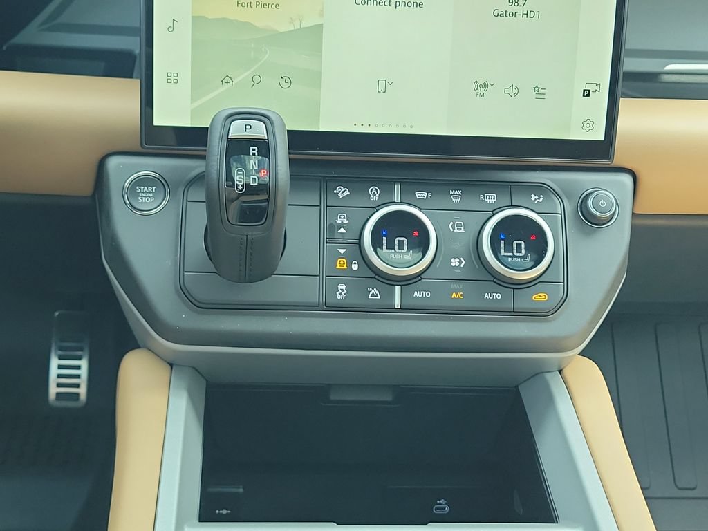 New 2026 Land Rover Defender 130 V8 AWD/4WD image 19