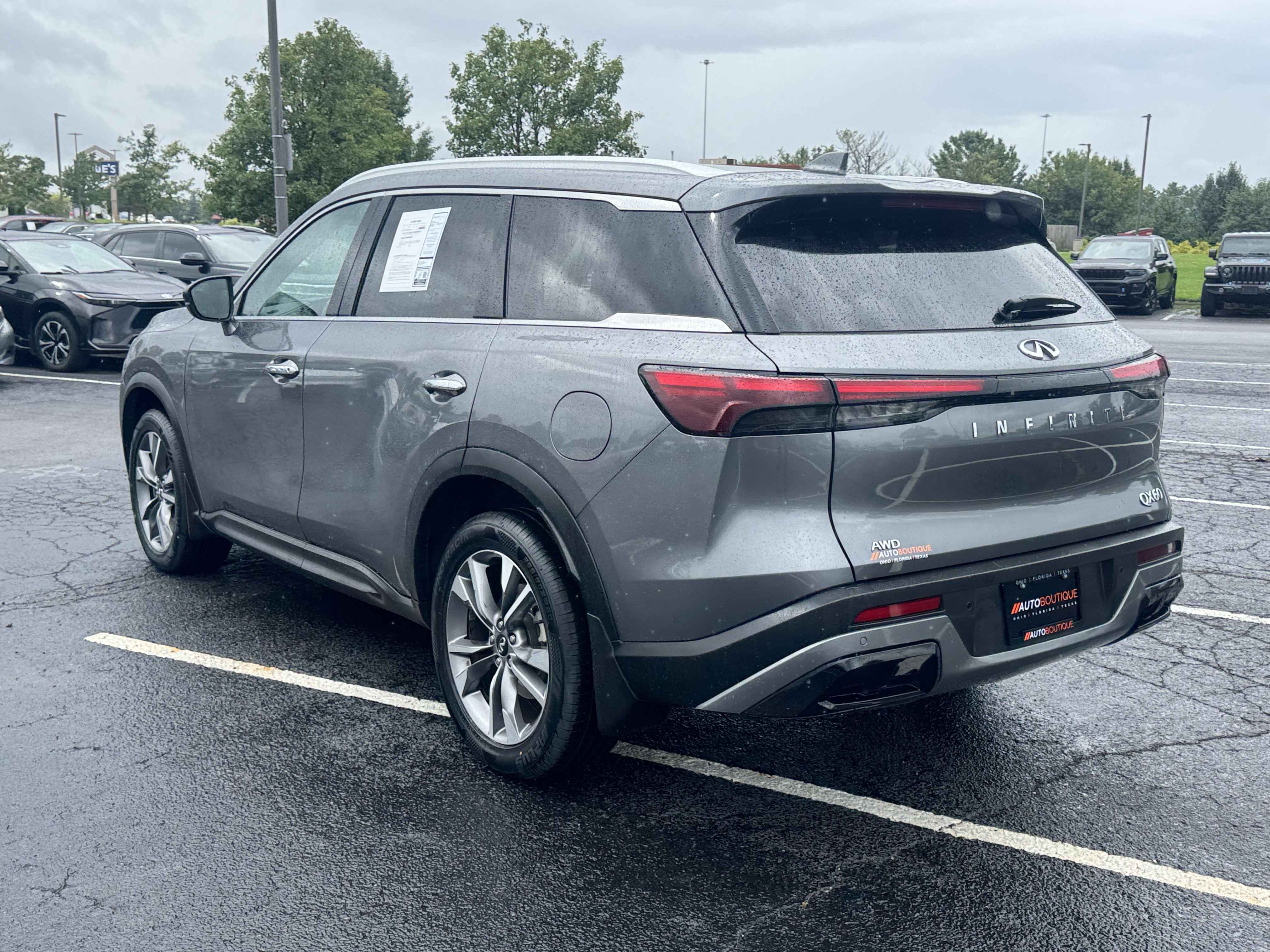 Used 2023 INFINITI QX60 Luxe AWD/4WD image 12