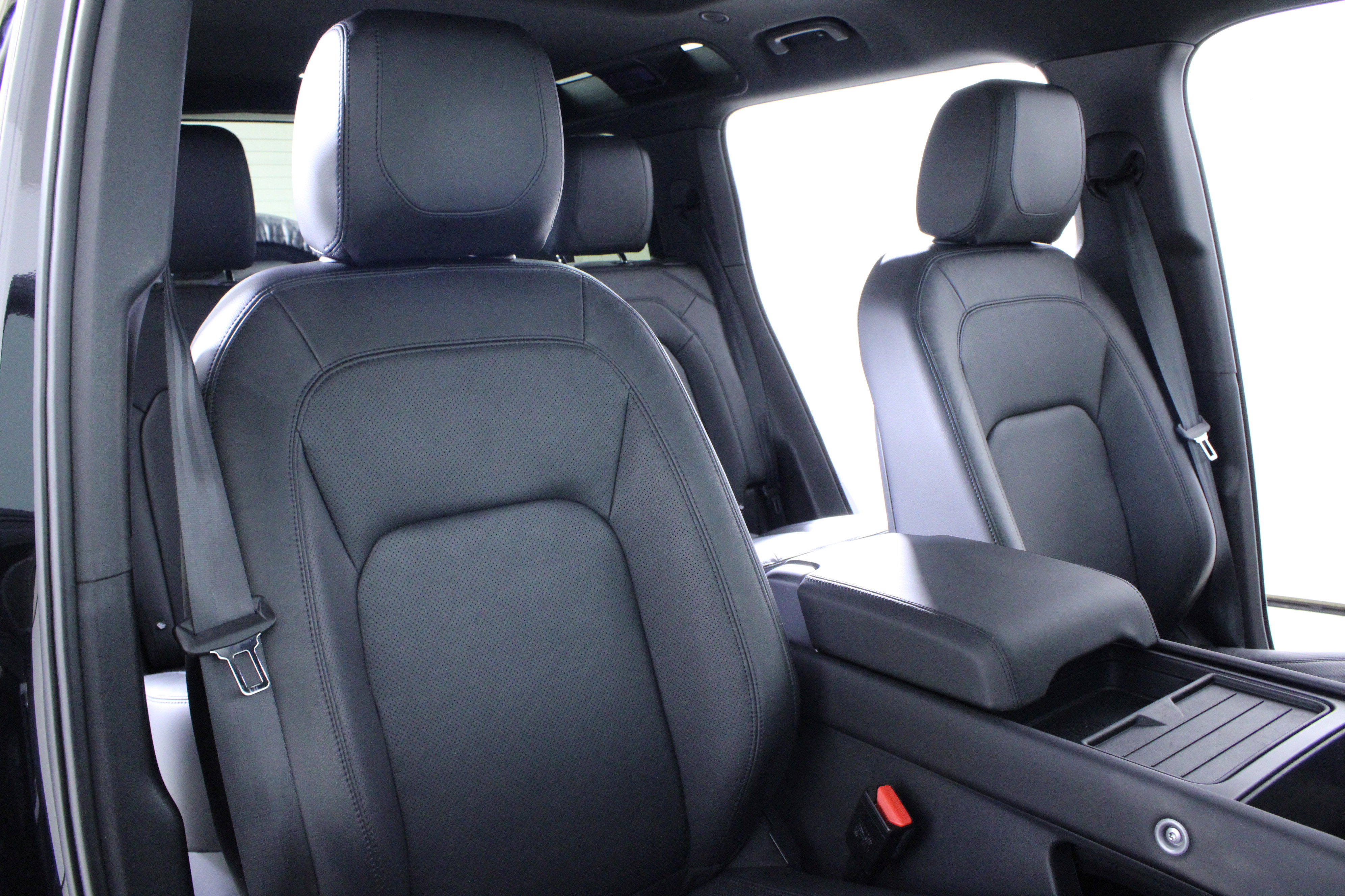 Used 2024 Land Rover Defender 110 S image 15