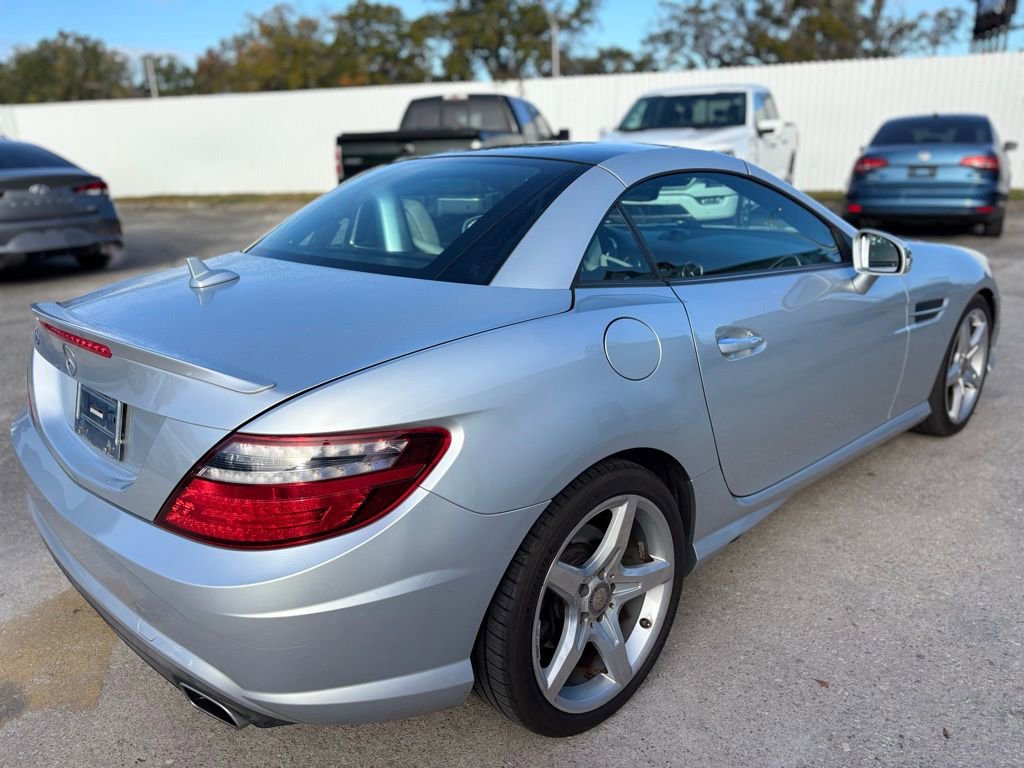 Used 2016 Mercedes-Benz SLK 300 image 5