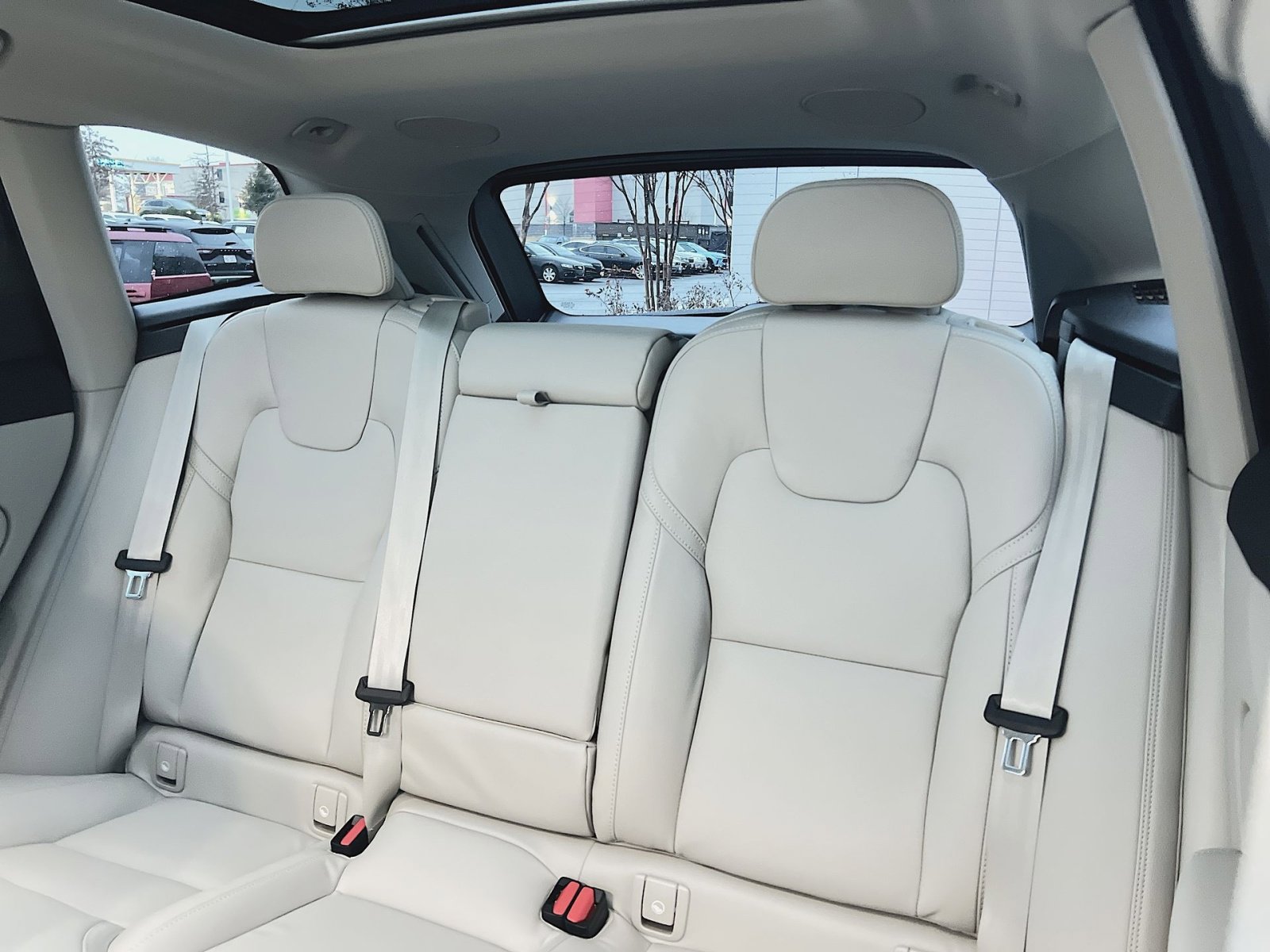 New 2026 Volvo XC60 B5 Ultra w/ Protection Package Premier image 25