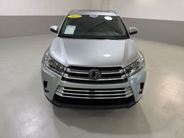 Used 2019 Toyota Highlander Limited w/ Protection Package #3 AWD/4WD image 3
