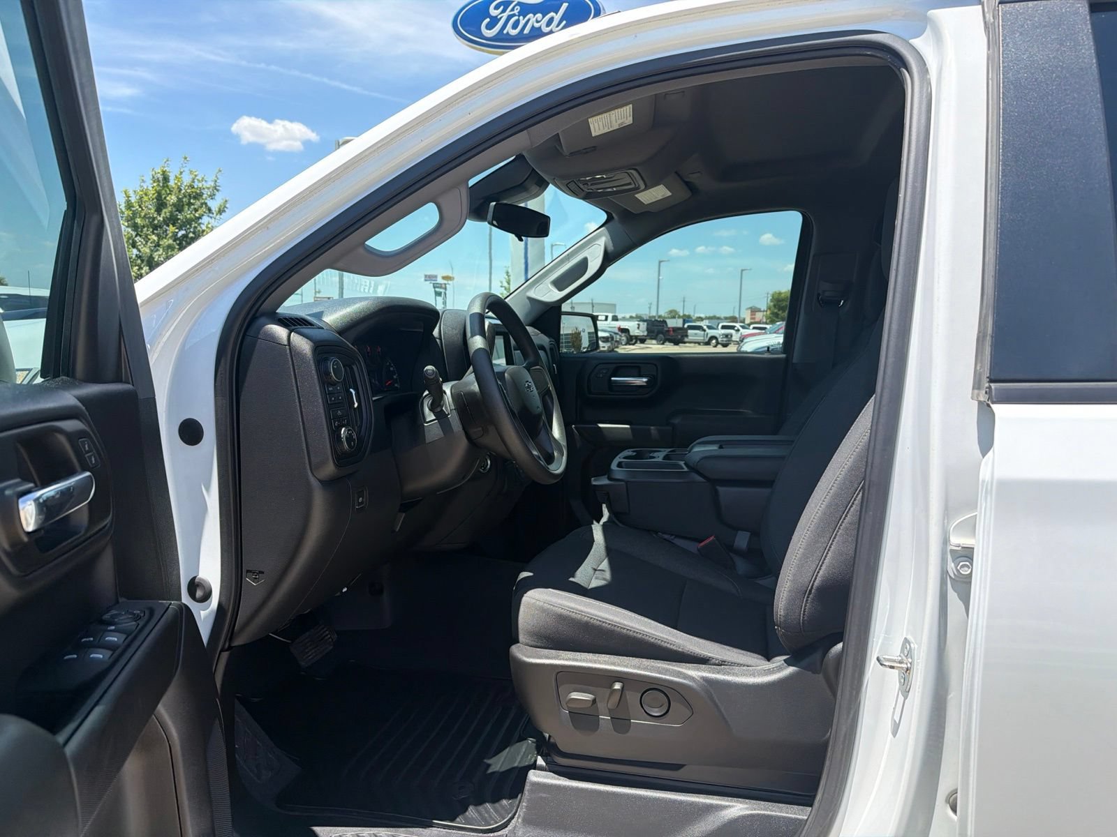 Used 2022 Chevrolet Silverado 1500 Custom Trail Boss AWD/4WD image 14