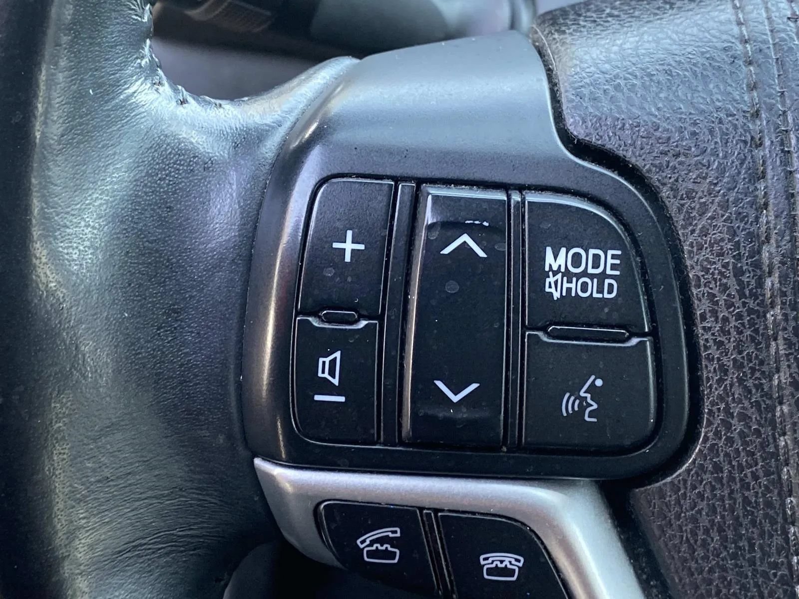 Used 2015 Toyota Highlander Plus FWD image 21