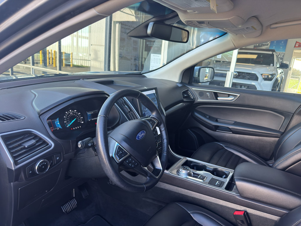 Used 2024 Ford Edge SEL image 3