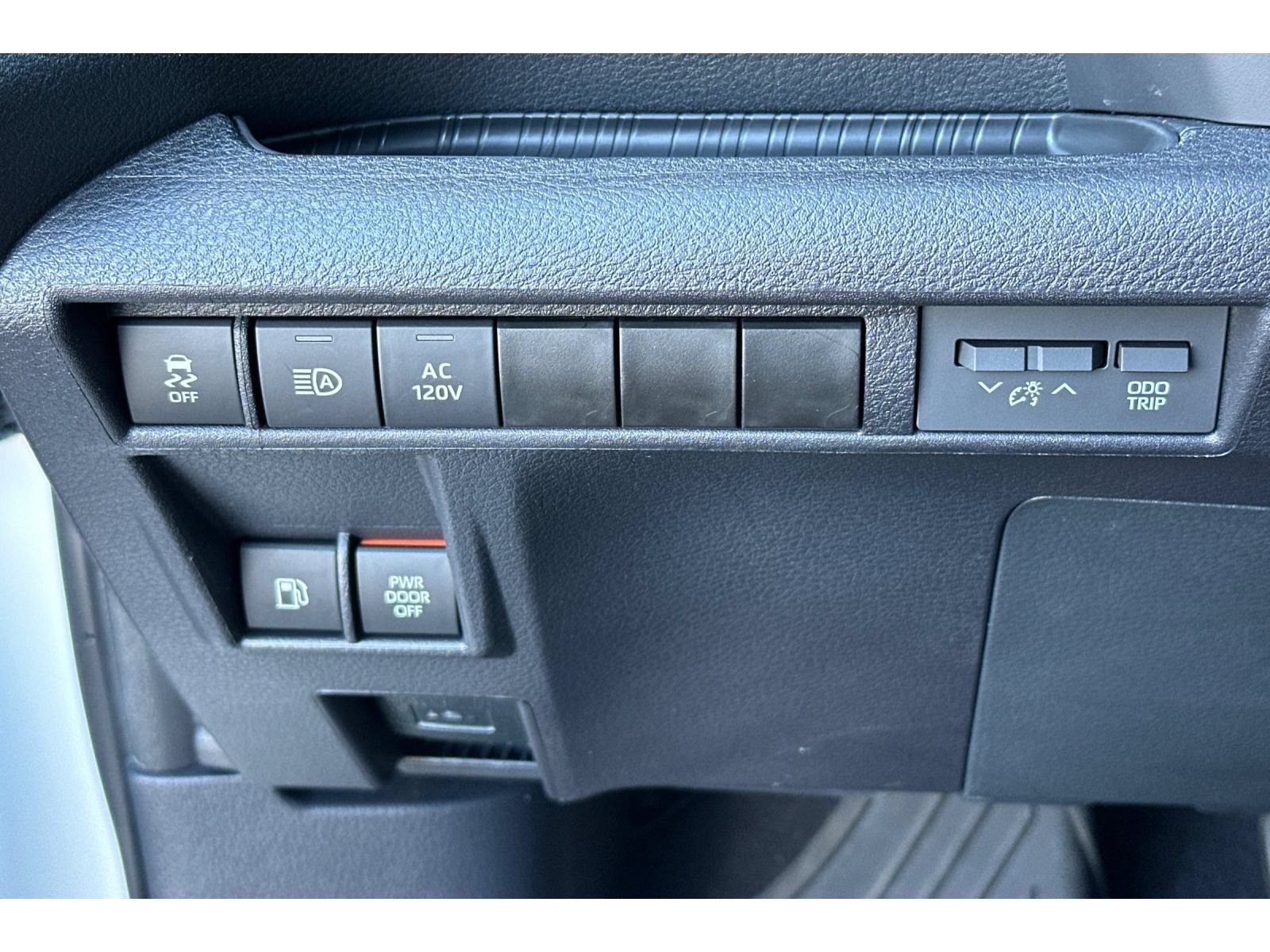 Used 2025 Toyota Sienna XSE w/ XSE Premium Package AWD/4WD image 34