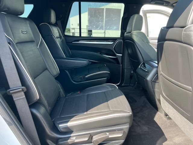 Certified 2025 Cadillac Escalade Premium Luxury AWD/4WD image 20