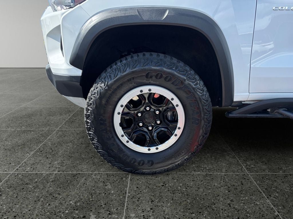 Used 2024 Chevrolet Colorado ZR2 w/ Technology Package AWD/4WD image 36