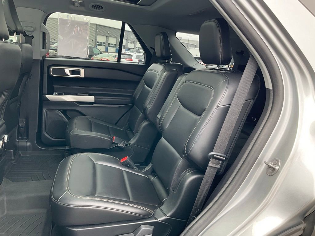 Certified 2022 Ford Explorer XLT w/ Equipment Group 202A image 19